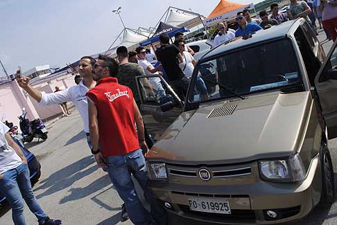 Tuning Estremo - Fiat Panda vecchia tuning con parauti della nuova panda al Donne e Motori Show